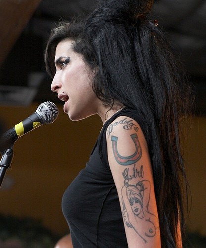 Winehouse Arrested Over Drugs Video